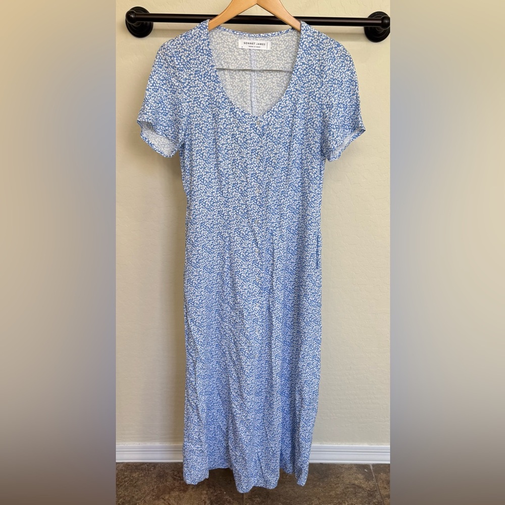 Sonnet James Blue Floral Button Front Scoop Neck Maxi Dress - Size Medium